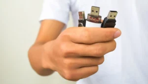 فلش مموری 32 گیگ USB 2.0 لوتوس مدل L701