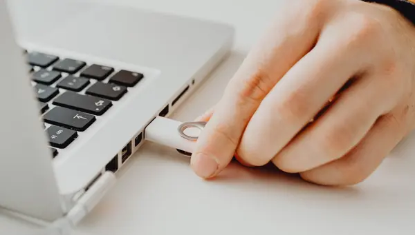 سازگاری فلش مموری لوتوس L808 با ویندوز