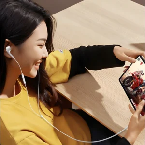 طراحی ارگونومیک هندزفری ترانیو مدل R13