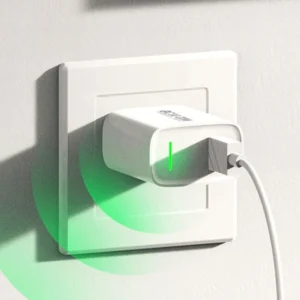 چراغ LED سبز رنگ شارژر ترانیو T-SE8C برای نمایش فعال بودن فست شارژ