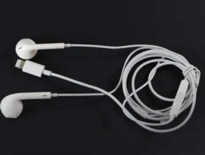 جنس پلاستیک با کیفیت هندزفری ترانیو K2 لایتنینگ مانع گره خوردن یا پیچیدگی می شود